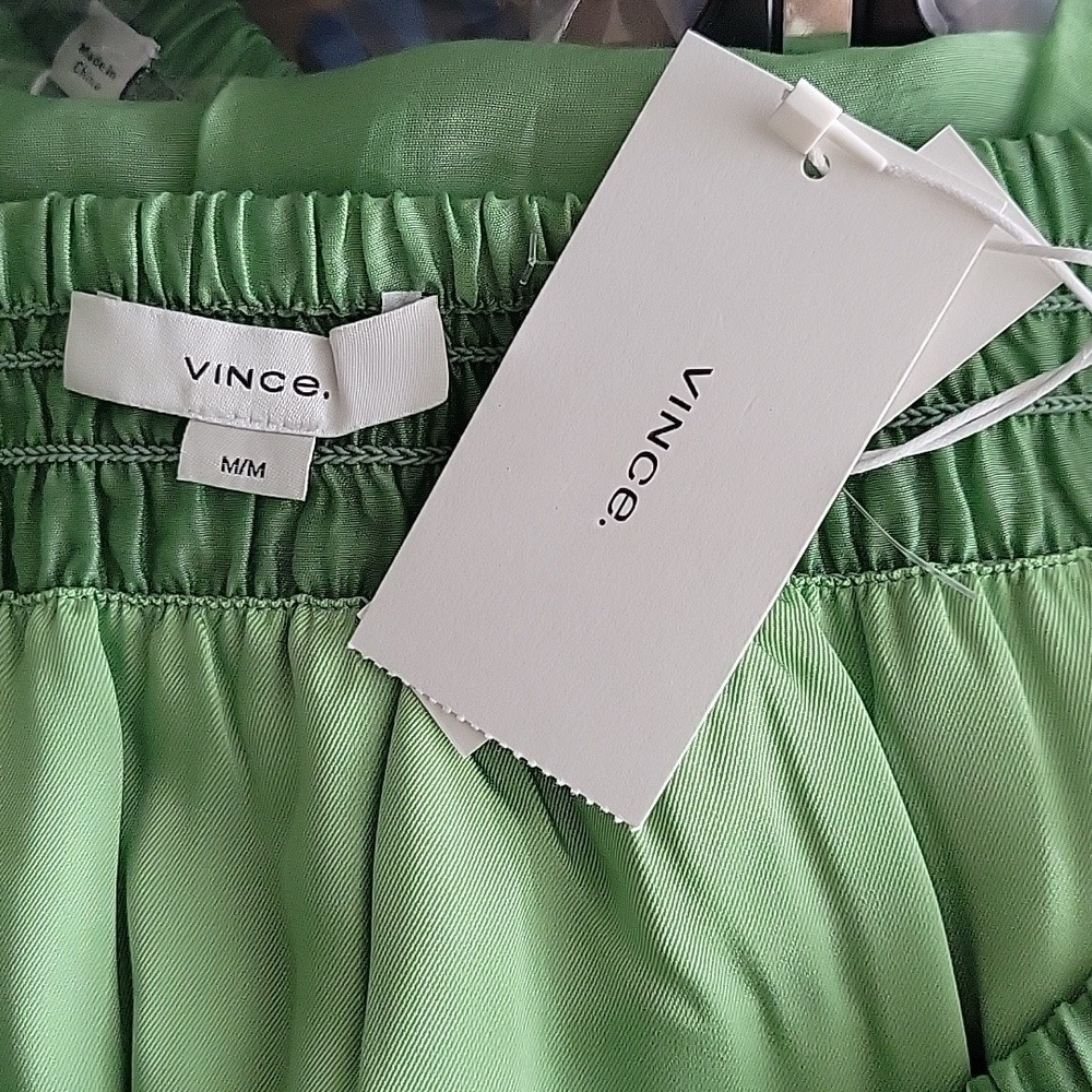VINCE NWT Smocked Waist Pull On Skirt in Sprout - Picture 4 of 13